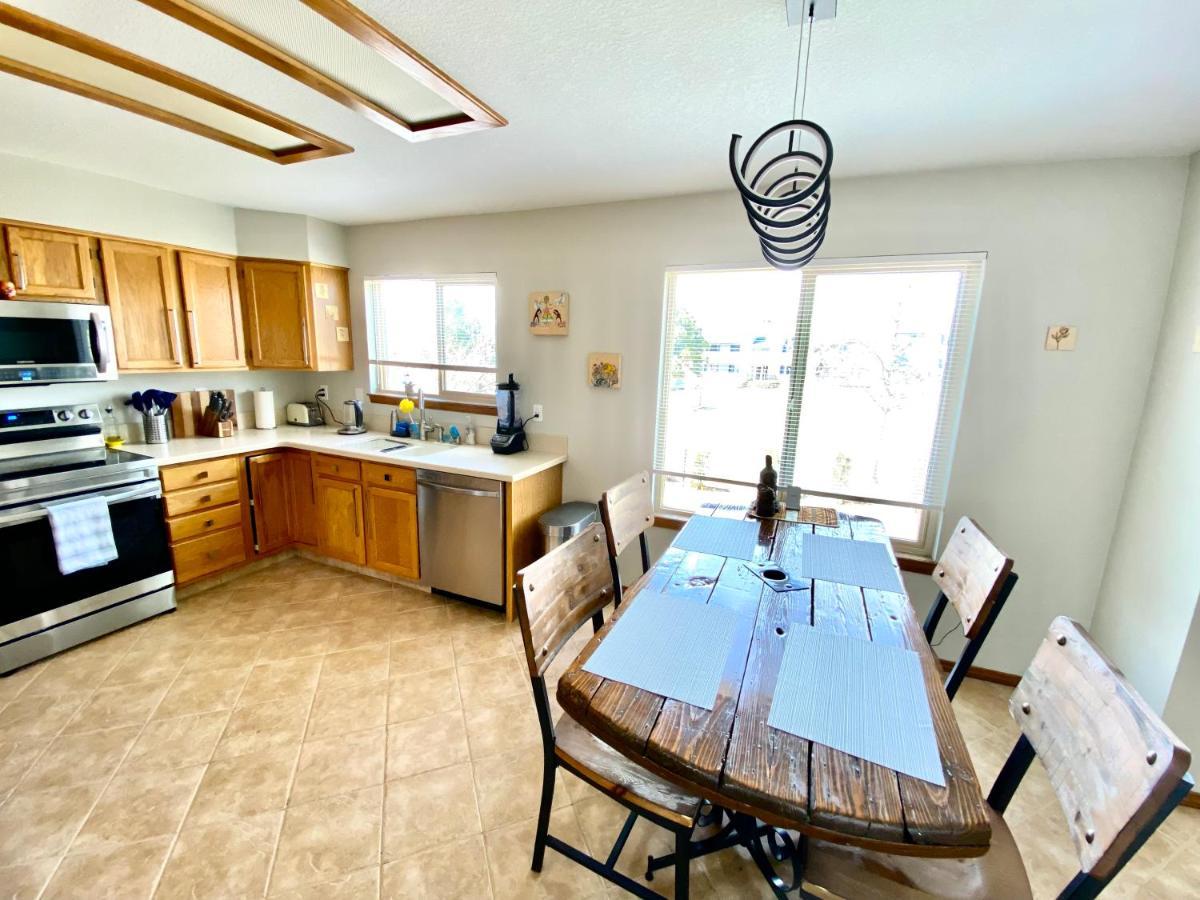 Artsy Home Close To Usafa With Fireplace And Patio Colorado Springs Exterior foto